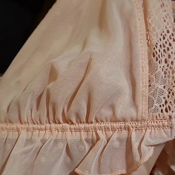 XS Xhiliration Flocked Dot Ruffle Wire Free Lace Bralette DayDream Pink NWT - Picture 7 of 13